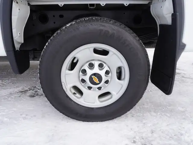 2024 Chevrolet SILVERADO 2500HD 4WD CREW ONLY 15,000KMS STILL AS - Photo 57