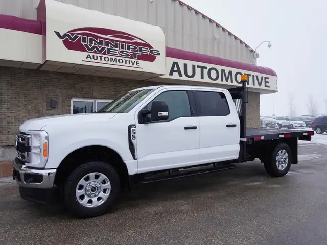 2023 Ford F-350 XLT 4WD Crew Cab 8' Box | SUPER CLEAN AND POWERF - Photo 3
