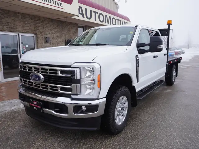 2023 Ford F-350 XLT 4WD Crew Cab 8' Box | SUPER CLEAN AND POWERF - Photo 5
