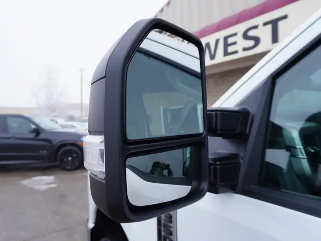 2023 Ford F-350 XLT 4WD Crew Cab 8' Box | SUPER CLEAN AND POWERF - Photo 18