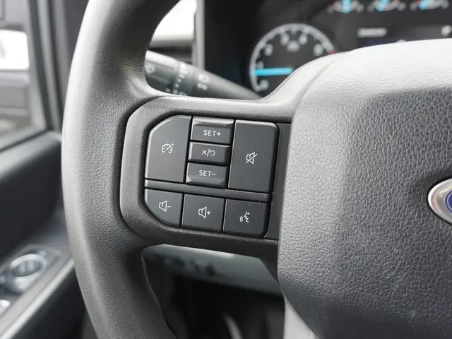 2023 Ford F-350 XLT 4WD Crew Cab 8' Box | SUPER CLEAN AND POWERF - Photo 24