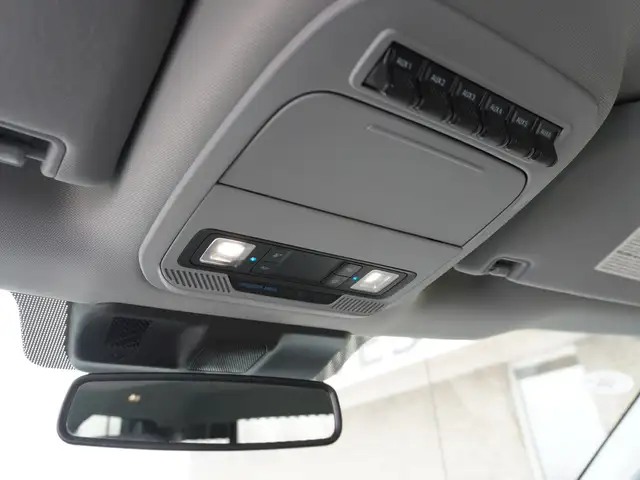 2023 Ford F-350 XLT 4WD Crew Cab 8' Box | SUPER CLEAN AND POWERF - Photo 27