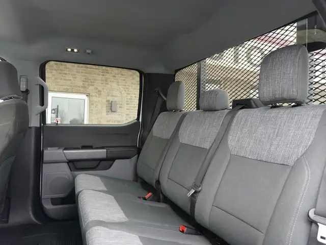 2023 Ford F-350 XLT 4WD Crew Cab 8' Box | SUPER CLEAN AND POWERF - Photo 41