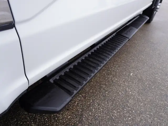 2023 Ford F-350 XLT 4WD Crew Cab 8' Box | SUPER CLEAN AND POWERF - Photo 46