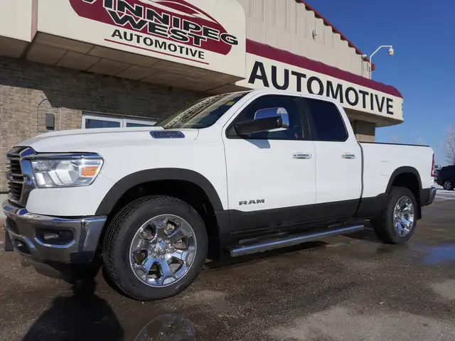 2019 Ram 1500 Big Horn 4x4 Quad Cab 6'4 Box LOADED, VERY CLEAN! - Photo 2