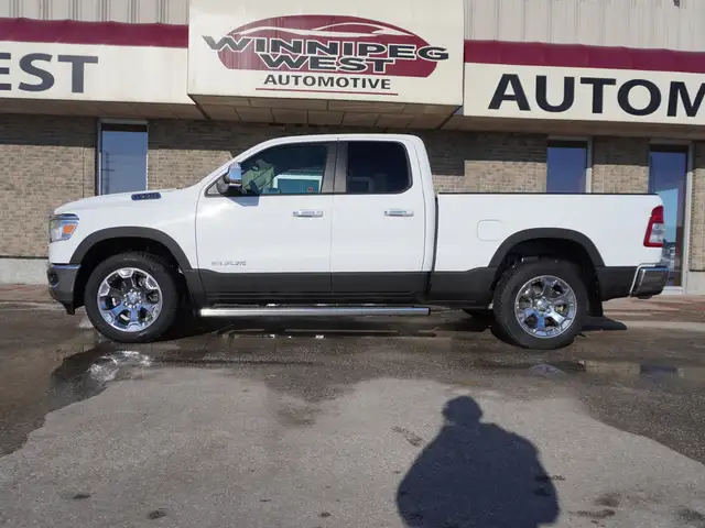 2019 Ram 1500 Big Horn 4x4 Quad Cab 6'4 Box LOADED, VERY CLEAN! - Photo 3