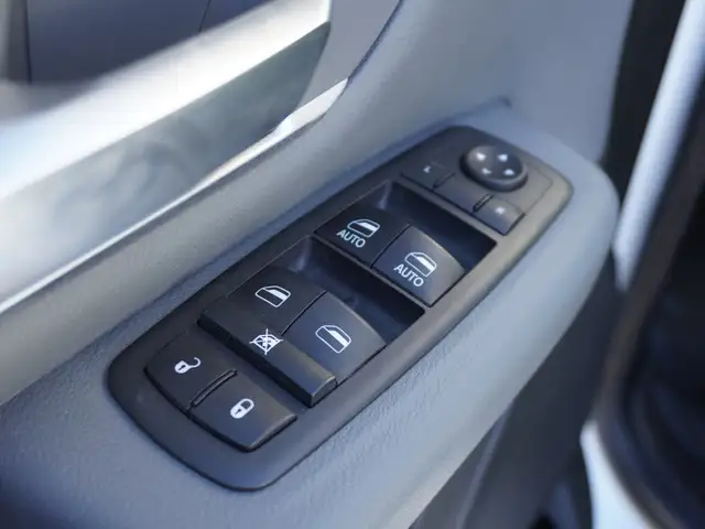 2019 Ram 1500 Big Horn 4x4 Quad Cab 6'4 Box LOADED, VERY CLEAN! - Photo 21