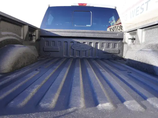 2017 Ford F-150 FX4 SPECIAL EDITION BUCKETS/CONSOLE HTD SEATS! - Photo 16