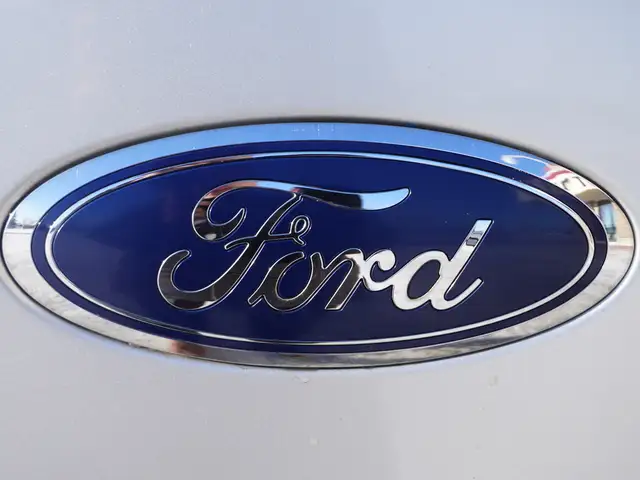 2017 Ford F-150 FX4 SPECIAL EDITION BUCKETS/CONSOLE HTD SEATS! - Photo 47