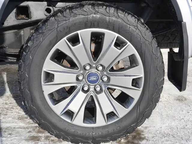 2017 Ford F-150 FX4 SPECIAL EDITION BUCKETS/CONSOLE HTD SEATS! - Photo 53