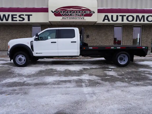 2023 Ford Super Duty F-550 DRW XLT 4WD VERY LOW KMS STILL AS NEW - Photo 8