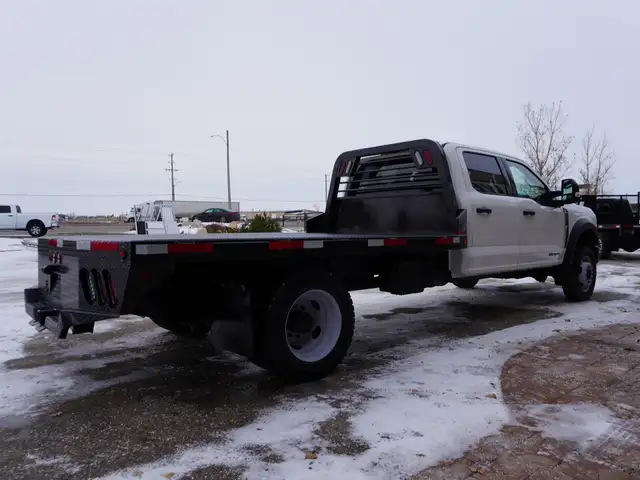 2023 Ford Super Duty F-550 DRW XLT 4WD VERY LOW KMS STILL AS NEW - Photo 15