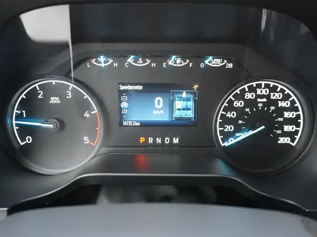 2023 Ford Super Duty F-550 DRW XLT 4WD VERY LOW KMS STILL AS NEW - Photo 29