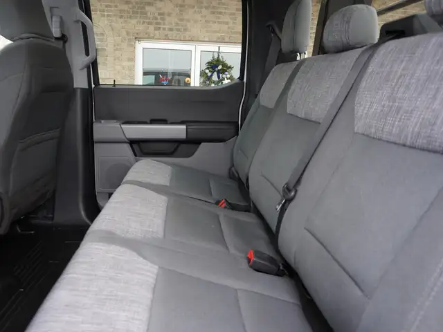 2023 Ford Super Duty F-550 DRW XLT 4WD VERY LOW KMS STILL AS NEW - Photo 45