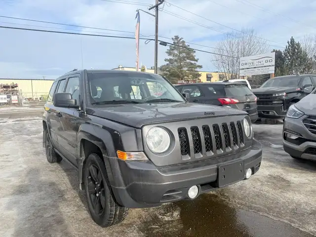 2015 Jeep Patriot Sport 4x4, Low Kms, One Owner, 138,000 KMS, Fi - Photo 3