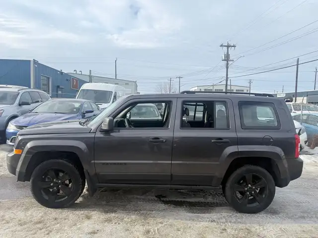 2015 Jeep Patriot Sport 4x4, Low Kms, One Owner, 138,000 KMS, Fi - Photo 4