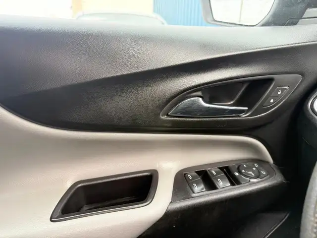 2020 Chevrolet Equinox LS AWD, 130,000 KMS, Remote Starter, Back - Photo 17