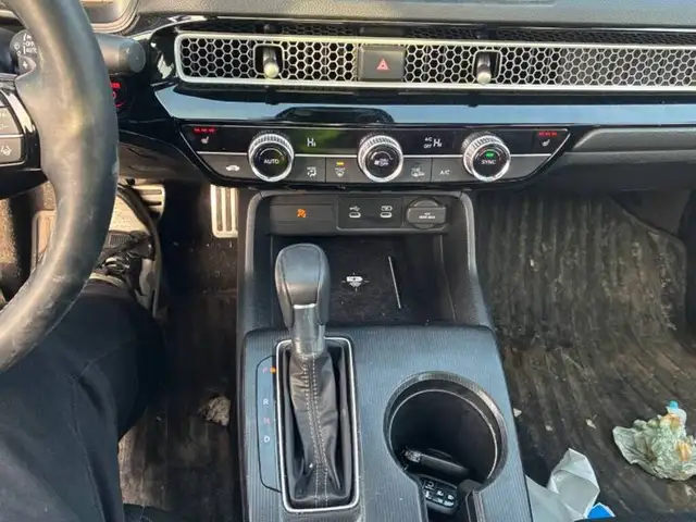 2025 Honda Civic Sedan Hybrid Sport Touring l Hybrid l One Owner - Photo 13