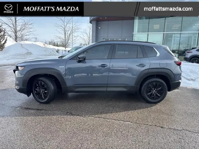 2025 Mazda CX-50 Hybrid Kuro RARE - LOW MILEAGE - ONE OWNER - Photo 2