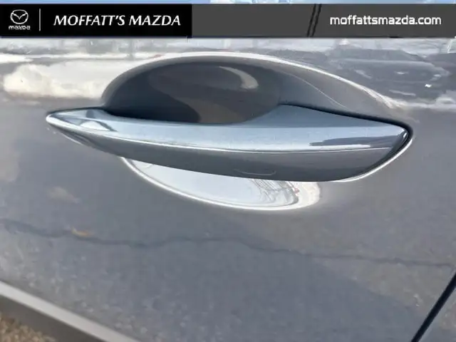 2025 Mazda CX-50 Hybrid Kuro RARE - LOW MILEAGE - ONE OWNER - Photo 13