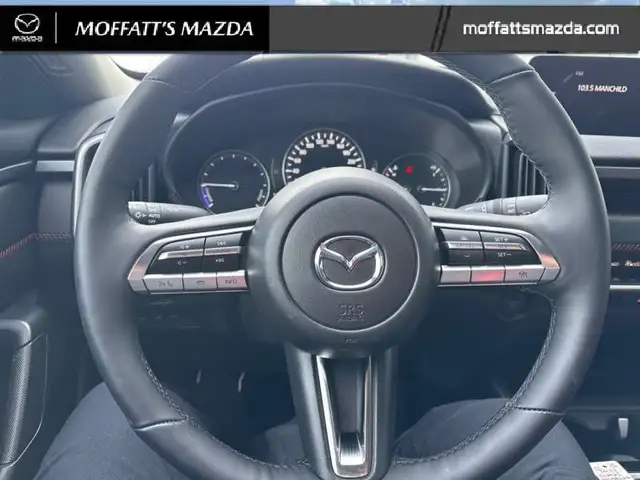 2025 Mazda CX-50 Hybrid Kuro RARE - LOW MILEAGE - ONE OWNER - Photo 16
