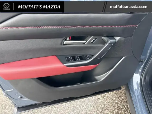 2025 Mazda CX-50 Hybrid Kuro RARE - LOW MILEAGE - ONE OWNER - Photo 31