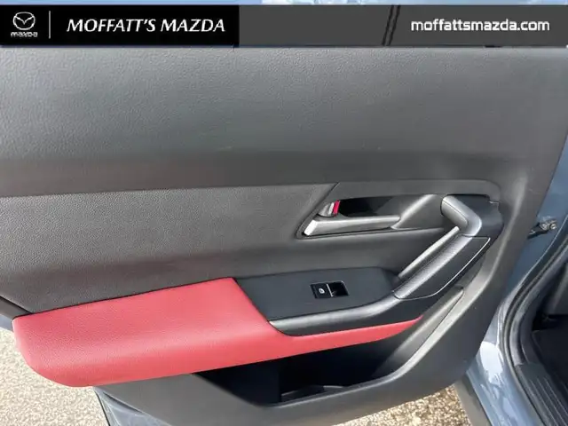 2025 Mazda CX-50 Hybrid Kuro RARE - LOW MILEAGE - ONE OWNER - Photo 38