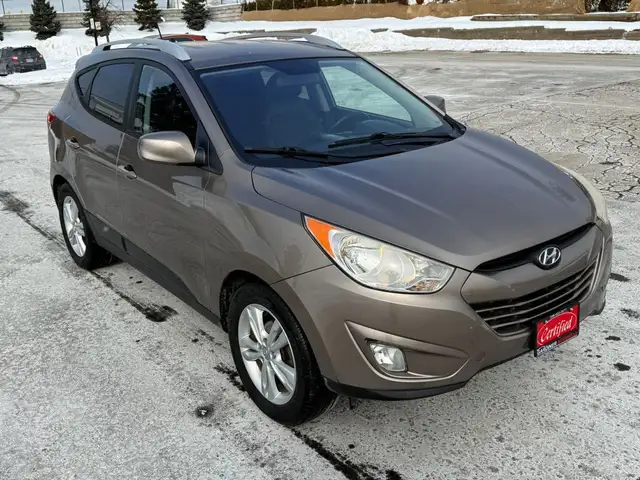 2011 Hyundai Tucson GLS 4dr Front-wheel Drive Automatic - Photo 3