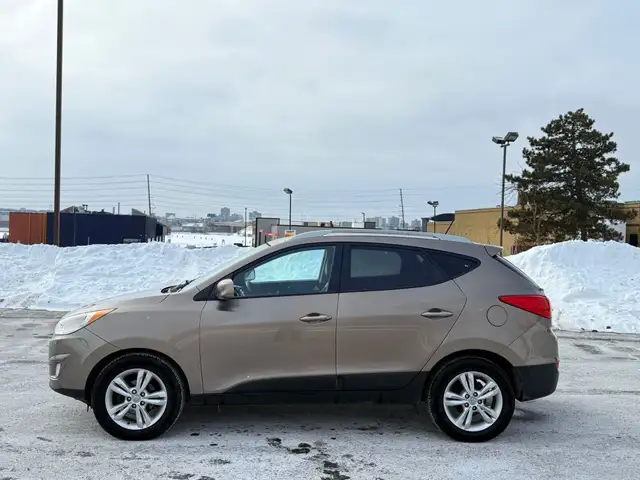 2011 Hyundai Tucson GLS 4dr Front-wheel Drive Automatic - Photo 9