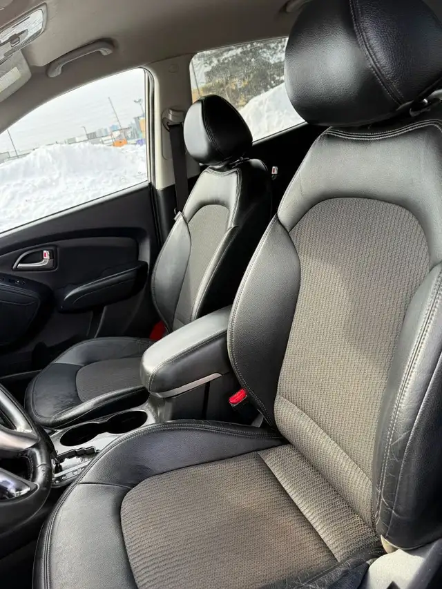 2011 Hyundai Tucson GLS 4dr Front-wheel Drive Automatic - Photo 10