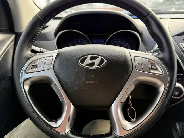 2011 Hyundai Tucson GLS 4dr Front-wheel Drive Automatic - Photo 13