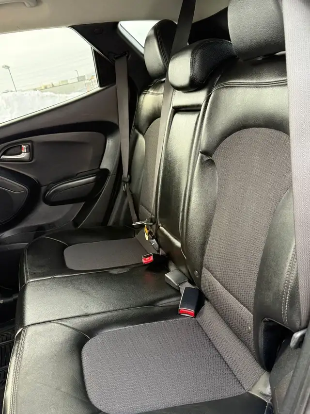 2011 Hyundai Tucson GLS 4dr Front-wheel Drive Automatic - Photo 15