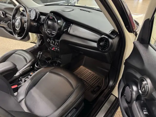 2020 MINI 5 Door COOPER|PANO-ROOF - REAR CAMERA - COMFORT ACCESS - Photo 14