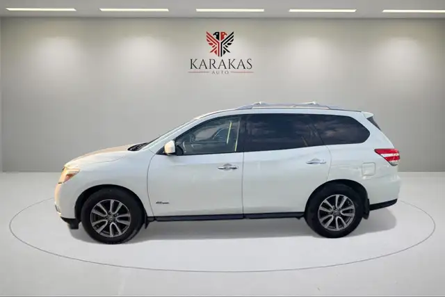 2015 Nissan Pathfinder 4WD SV Hybrid - Photo 2