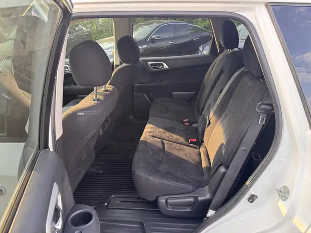 2015 Nissan Pathfinder 4WD SV Hybrid - Photo 11