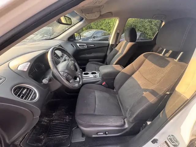 2015 Nissan Pathfinder 4WD SV Hybrid - Photo 14