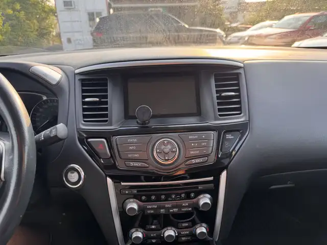 2015 Nissan Pathfinder 4WD SV Hybrid - Photo 15