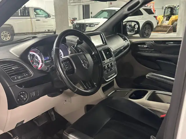 2019 Dodge Grand Caravan CVP/SXT SE Plus|| Power Windows|| Ex... - Photo 11