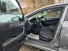 2019 Hyundai Sonata Essential IVT Heated Seats ,Reverse Camera , - Photo 12