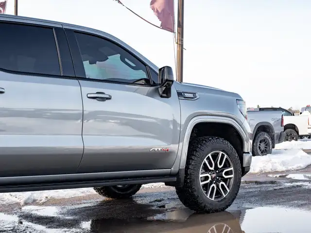 2025 GMC Sierra 1500 AT4 - Photo 10