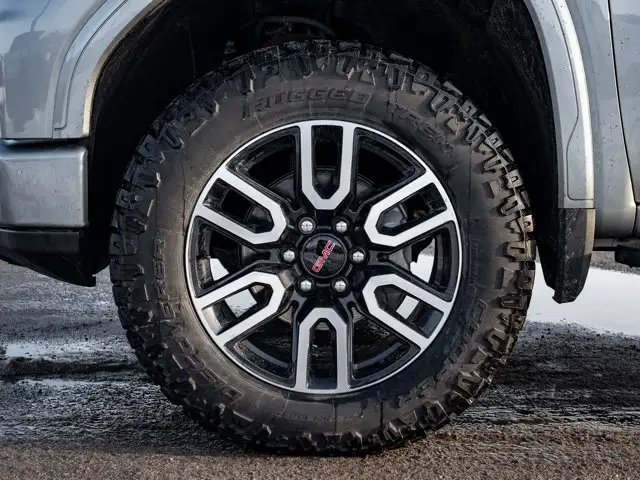 2025 GMC Sierra 1500 AT4 - Photo 14