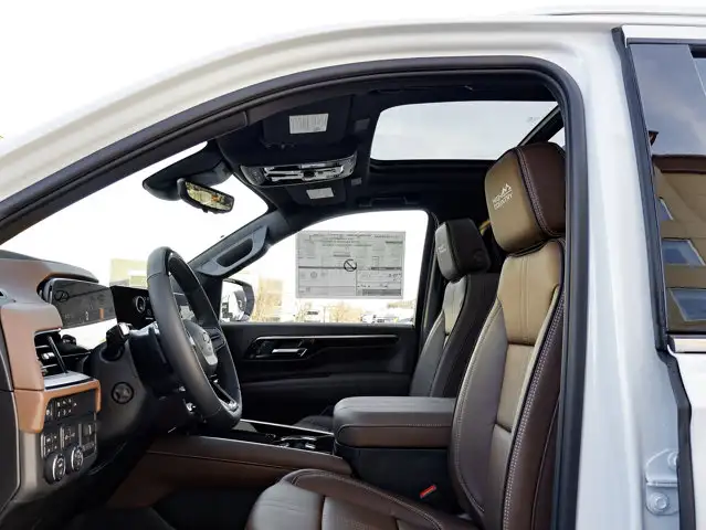 2026 Chevrolet Suburban High Country - Photo 16