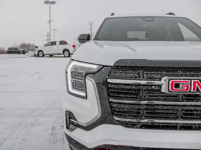 2026 GMC Terrain AWD AT4 - Photo 11