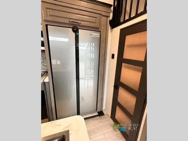 2025 Keystone RV Retreat 391HBDL 5.99% - Photo 12