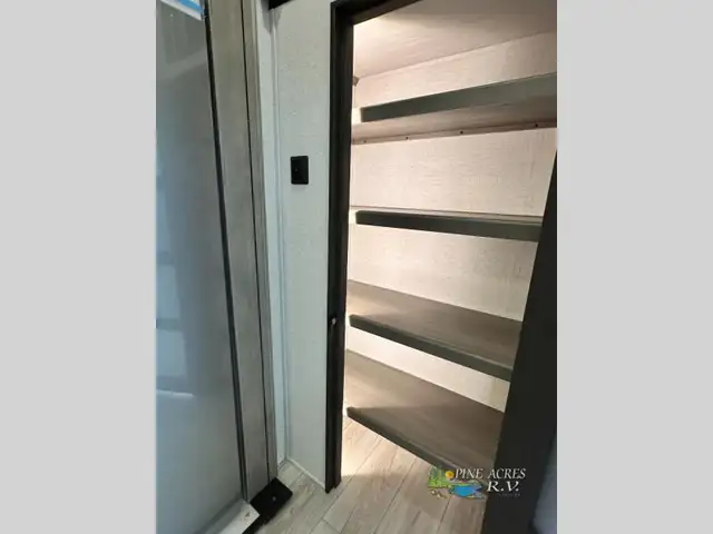 2025 Keystone RV Retreat 391HBDL 5.99% - Photo 13