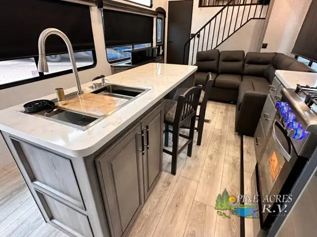 2025 Keystone RV Retreat 391HBDL 5.99% - Photo 14