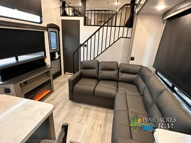 2025 Keystone RV Retreat 391HBDL 5.99% - Photo 17