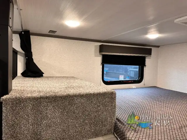 2025 Keystone RV Retreat 391HBDL 5.99% - Photo 29