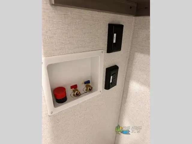 2025 Keystone RV Retreat 391HBDL 5.99% - Photo 34