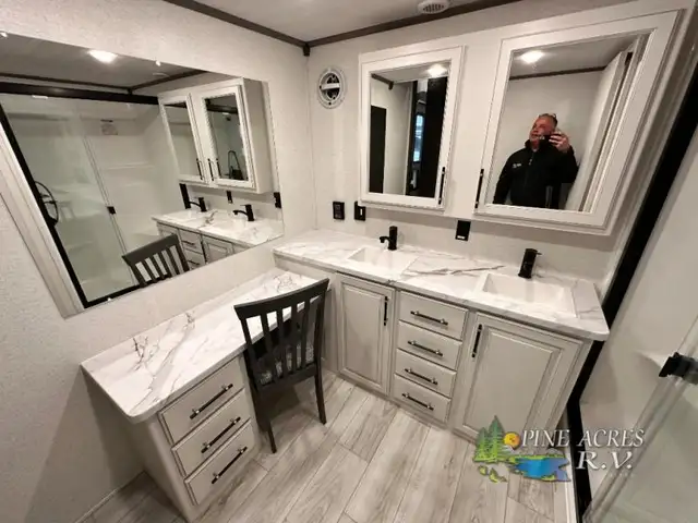 2025 Keystone RV Retreat 391HBDL 5.99% - Photo 36